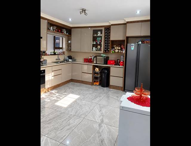 3 BEDROOM HOUSE FOR SALE IN MOREHILL